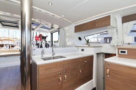 Catana Group Bali 4.2 - 4 + 1 cab. Agma