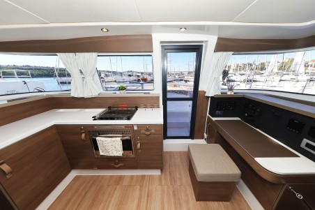 Catana Group Bali 4.2 - 4 + 1 cab. Agma