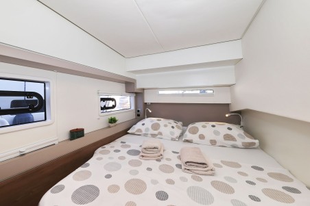 Catana Group Bali 4.2 - 4 + 1 cab. Agma