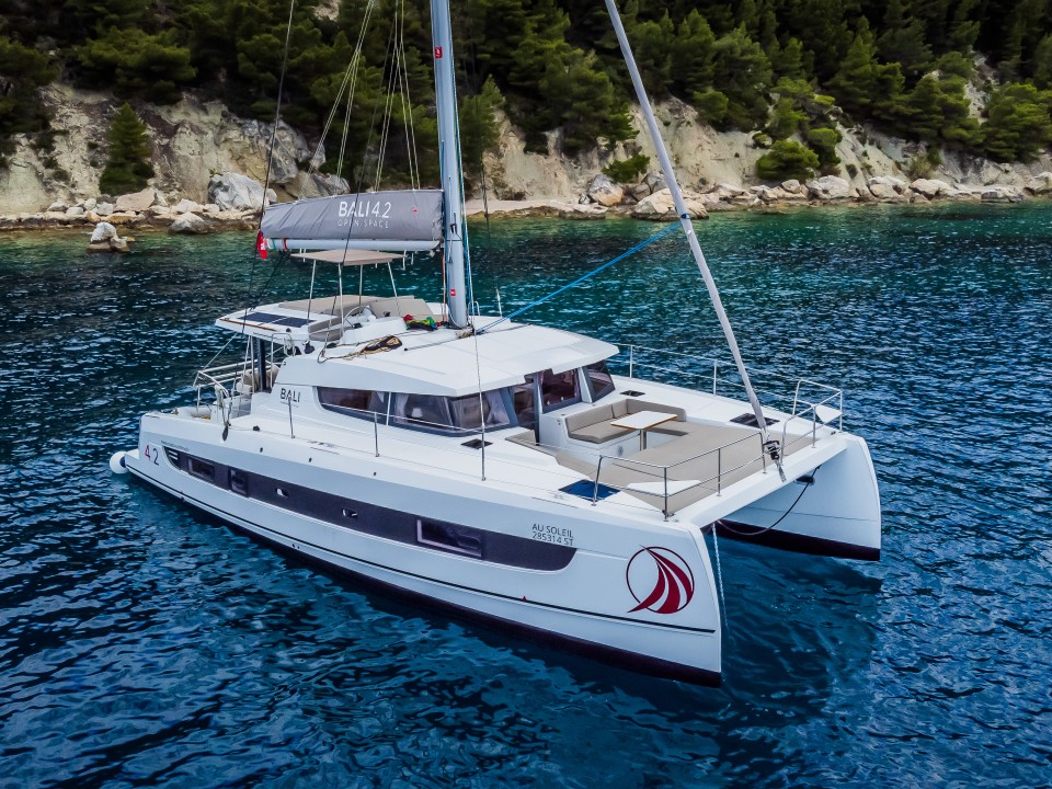 Catana Group Bali 4.2 - 4 + 1 cab. Au Soleil