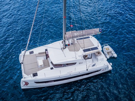 Catana Group Bali 4.2 - 4 + 1 cab. Au Soleil