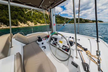 Catana Group Bali 4.2 - 4 + 1 cab. Au Soleil