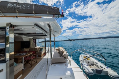 Catana Group Bali 4.2 - 4 + 1 cab. Au Soleil