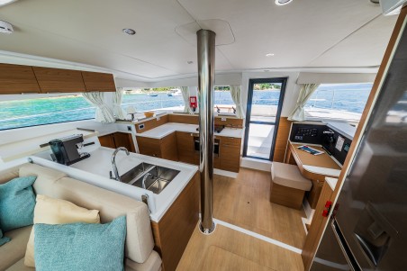 Catana Group Bali 4.2 - 4 + 1 cab. Au Soleil