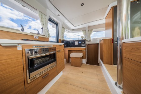 Catana Group Bali 4.2 - 4 + 1 cab. Au Soleil