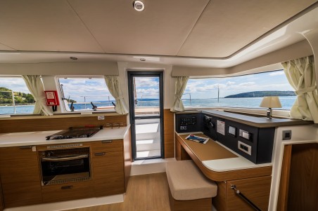 Catana Group Bali 4.2 - 4 + 1 cab. Au Soleil