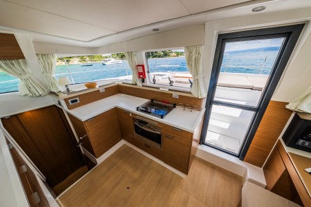 Catana Group Bali 4.2 - 4 + 1 cab. Au Soleil