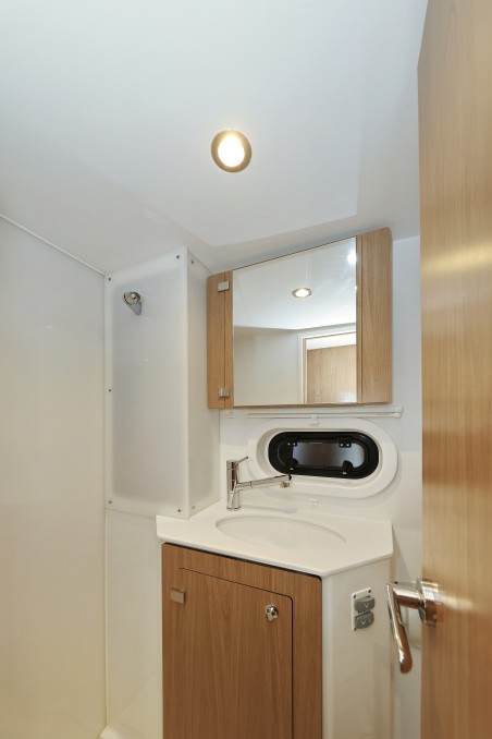 Catana Group Bali 4.2 - 4 + 1 cab. Au Soleil