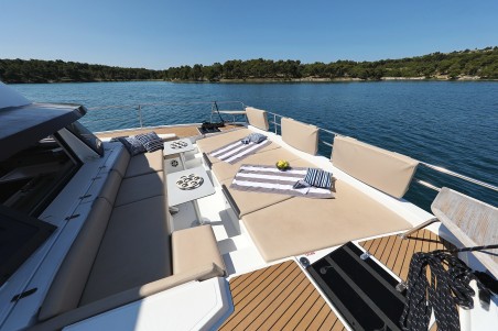 Catana Group Bali 4.3 MY - 4 + 1 cab Sierra