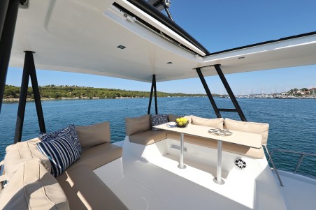 Catana Group Bali 4.3 MY - 4 + 1 cab Sierra