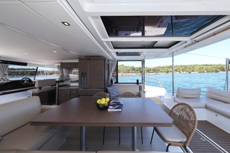 Catana Group Bali 4.3 MY - 4 + 1 cab Sierra