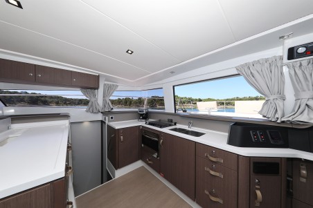 Catana Group Bali 4.3 MY - 4 + 1 cab Sierra