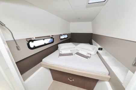 Catana Group Bali 4.3 MY - 4 + 1 cab Sierra