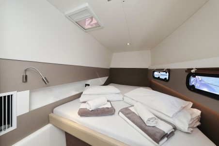 Catana Group Bali 4.3 MY - 4 + 1 cab Sierra