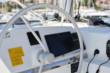 Catana Group Bali 4.4 - 4 + 1 cab. Algol