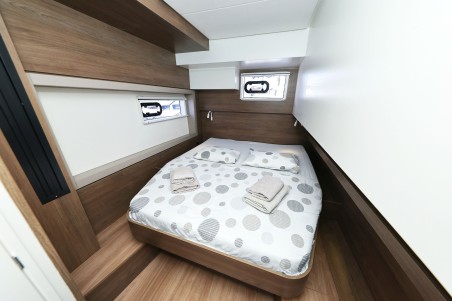 Catana Group Bali 4.4 - 4 + 1 cab. Algol