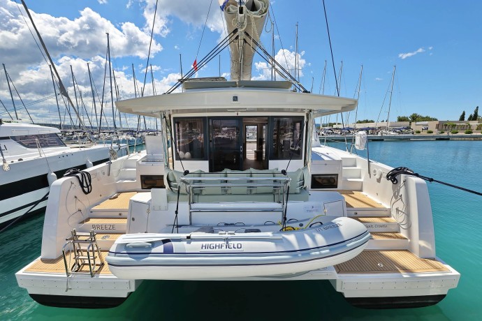 Catana Group Bali 4.4 - 4 + 1 cab. Breeze