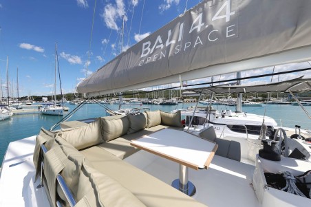 Catana Group Bali 4.4 - 4 + 1 cab. Breeze