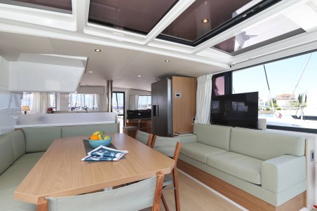 Catana Group Bali 4.4 - 4 + 1 cab. Breeze