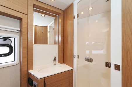 Catana Group Bali 4.4 - 4 + 1 cab. Breeze