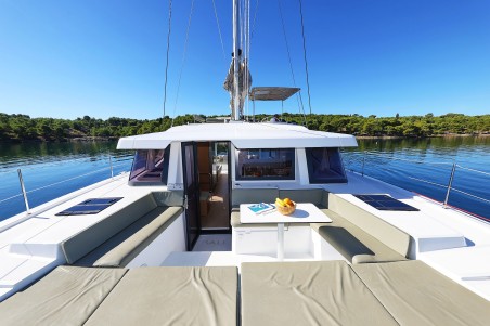 Catana Group Bali 4.4 - 4 + 1 cab. Mela