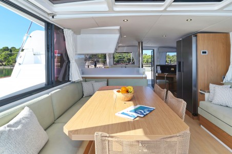 Catana Group Bali 4.4 - 4 + 1 cab. Mela