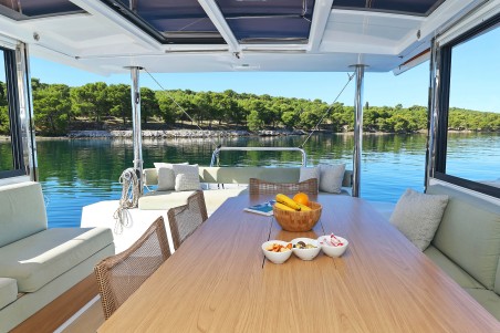 Catana Group Bali 4.4 - 4 + 1 cab. Mela