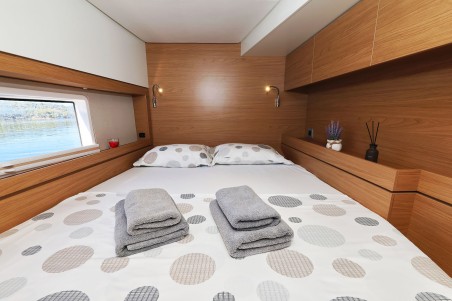 Catana Group Bali 4.4 - 4 + 1 cab. Mela