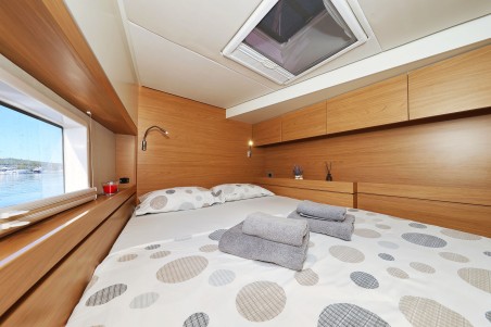 Catana Group Bali 4.4 - 4 + 1 cab. Mela