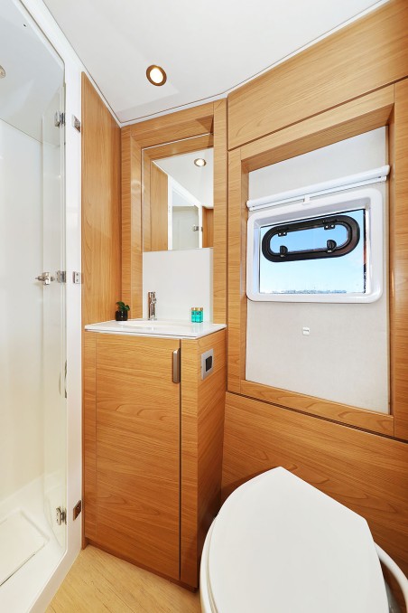 Catana Group Bali 4.4 - 4 + 1 cab. Mela