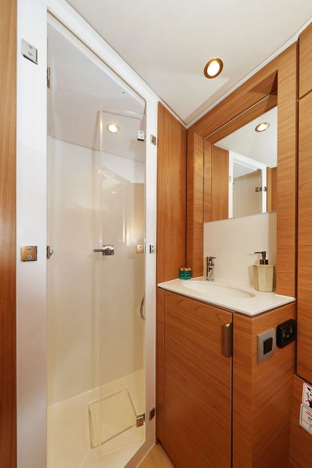 Catana Group Bali 4.4 - 4 + 1 cab. Voyager