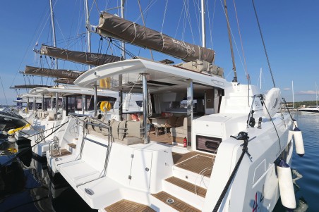 Catana Group Bali 4.4 - 4 + 2 cab. Trinity