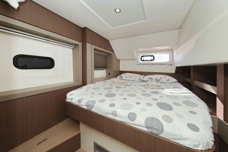 Catana Group Bali 4.6 - 5 + 1 cab. Acrux