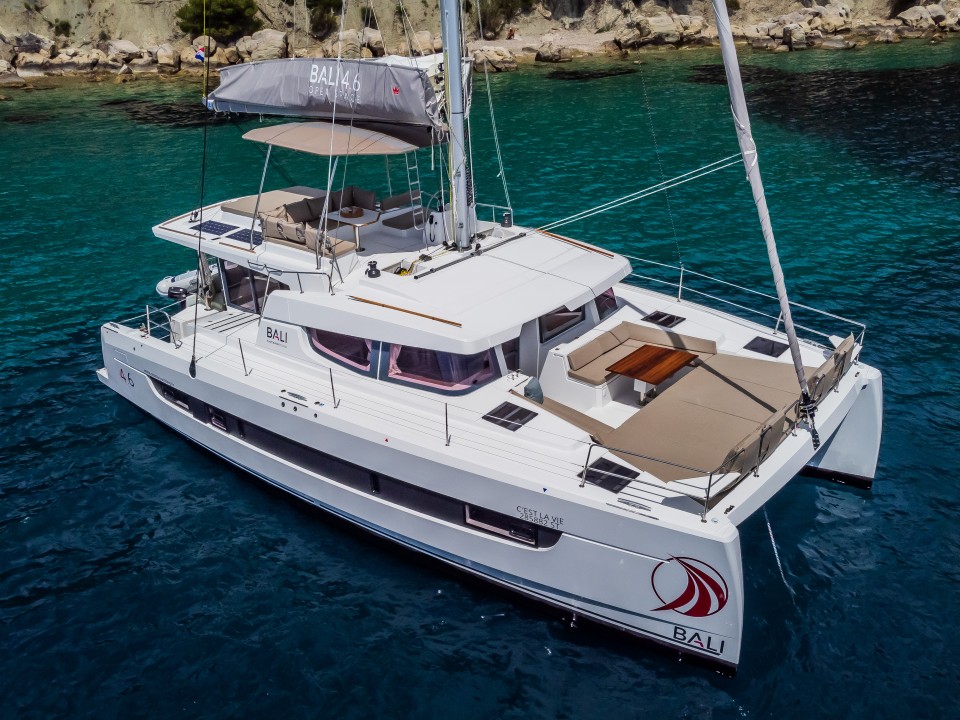 Catana Group Bali 4.6 - 5 + 2 cab. C'est la vie