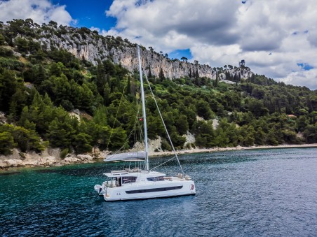 Catana Group Bali 4.6 - 5 + 2 cab. C'est la vie