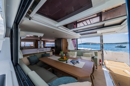 Catana Group Bali 4.6 - 5 + 2 cab. C'est la vie