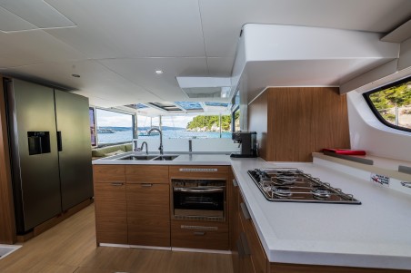 Catana Group Bali 4.6 - 5 + 2 cab. C'est la vie