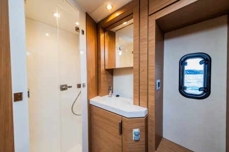 Catana Group Bali 4.6 - 5 + 2 cab. C'est la vie