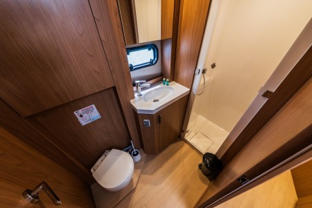 Catana Group Bali 4.6 - 5 + 2 cab. C'est la vie