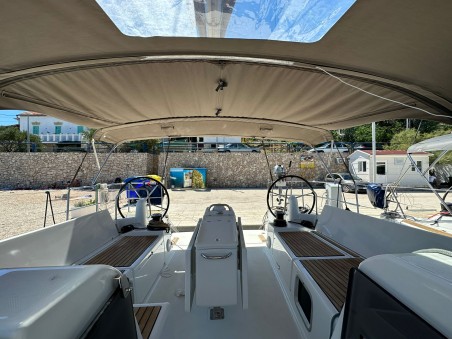 Jeanneau Sun Odyssey 490 - 5 + 1 cab. Izzy