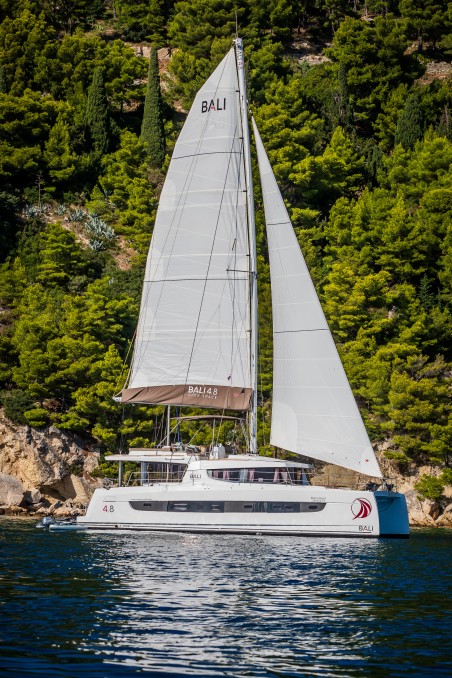 Catana Group Bali 4.8 - 5 + 2 cab Bon Vivant