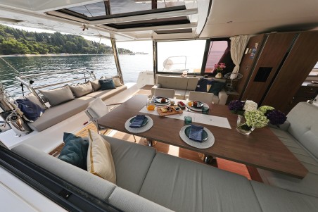 Bali 4.8 | Czarter jachtu Chorwacja | Travelboat