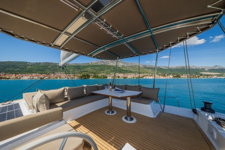 Catana Group Bali 4.8 - 5 + 2 cab Manul