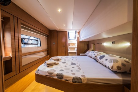 Catana Group Bali 4.8 - 5 + 2 cab Manul