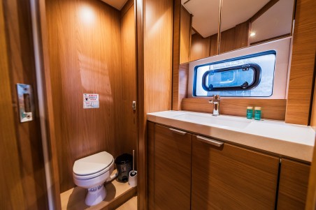 Catana Group Bali 4.8 - 5 + 2 cab Manul