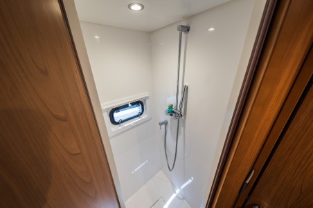 Catana Group Bali 4.8 - 5 + 2 cab Manul