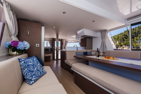 Catana Group Bali 4.8 - 6 + 1 cab. Aldebaran