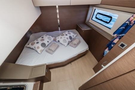 Catana Group Bali 4.8 - 6 + 1 cab. Aldebaran