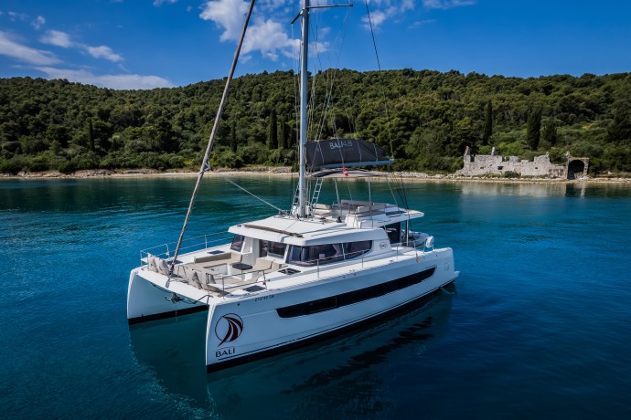 Catana Group Bali 4.8 - 6 + 1 cab. Esthera