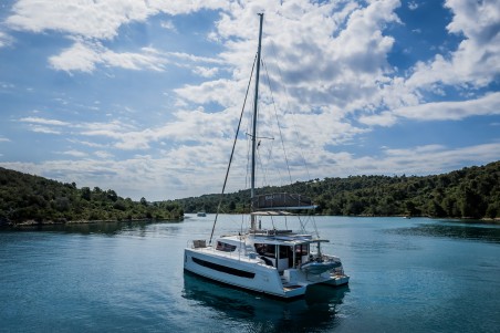 Catana Group Bali 4.8 - 6 + 1 cab. Esthera